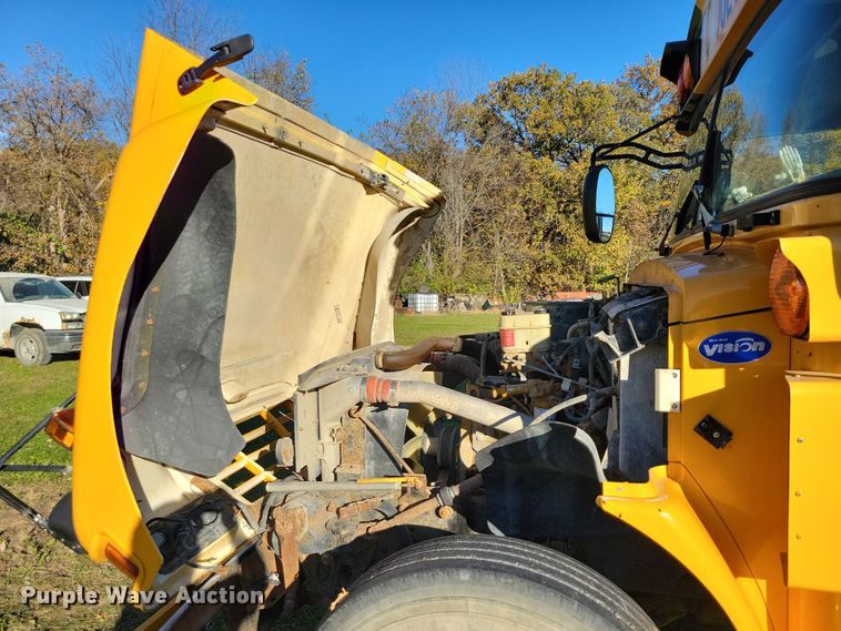 image for item DX6605 2006 Blue Bird school bus