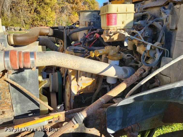 image for item DX6605 2006 Blue Bird school bus