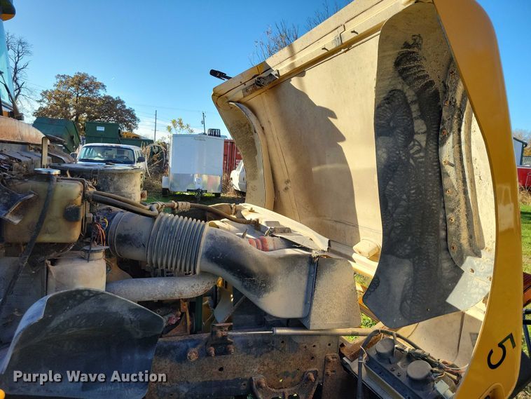 image for item DX6605 2006 Blue Bird school bus