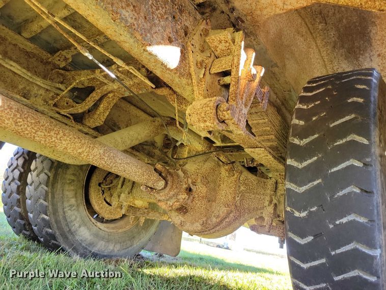 image for item DX6605 2006 Blue Bird school bus