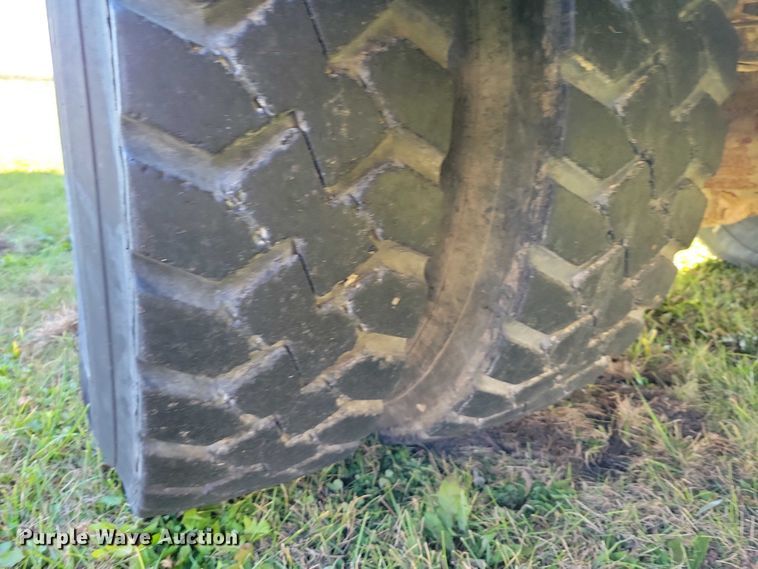 image for item DX6605 2006 Blue Bird school bus