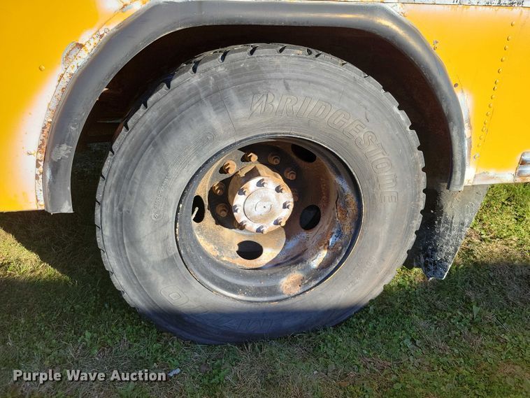 image for item DX6605 2006 Blue Bird school bus