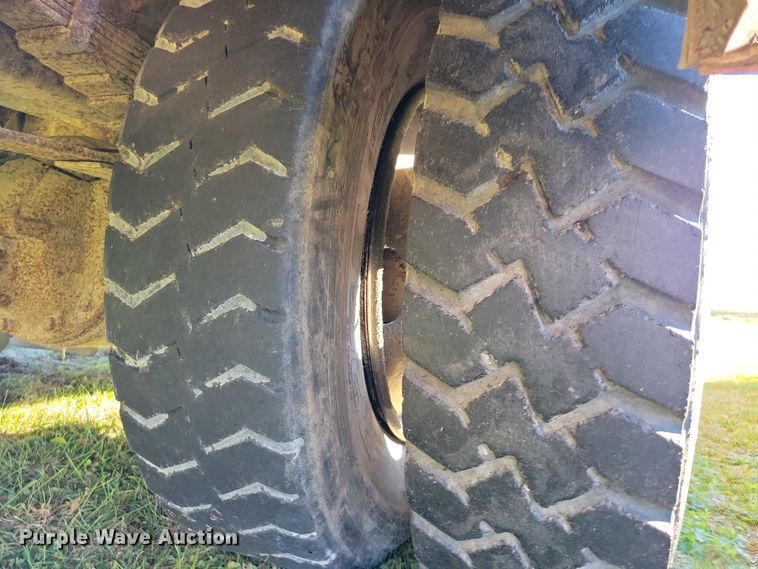 image for item DX6605 2006 Blue Bird school bus