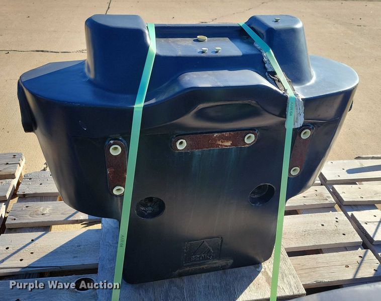 image for item DX6607 (4) AGCO 4276000M5 front weights