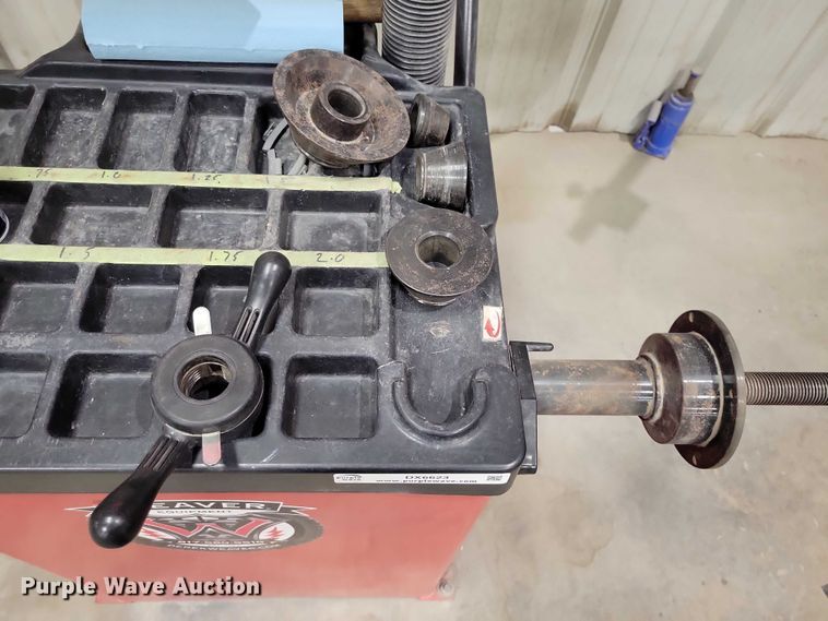 image for item DX6623 2021 Weaver W-957-40 wheel balancer