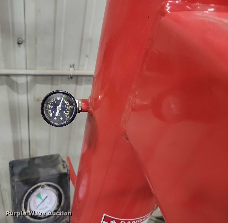 image for item DX6624 2022 Weaver W-898XS tire machine