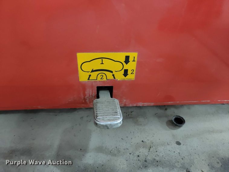 image for item DX6624 2022 Weaver W-898XS tire machine