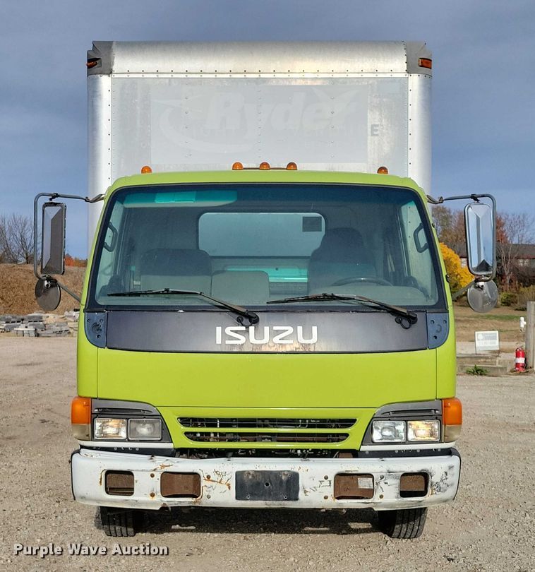 image for item DX6627 2000 Izuszu NPR box truck