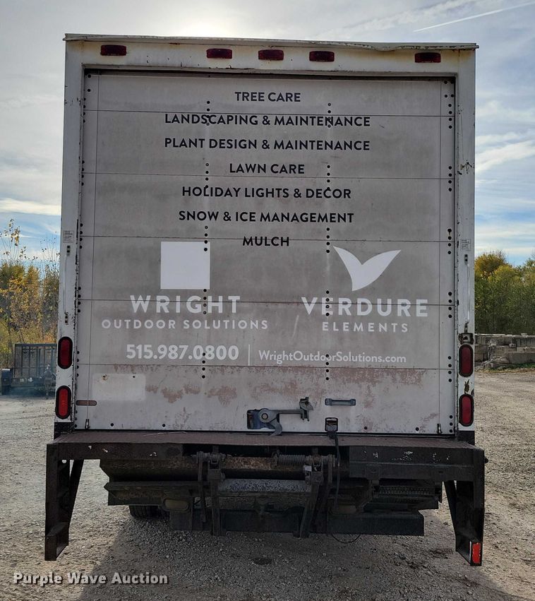 image for item DX6627 2000 Izuszu NPR box truck