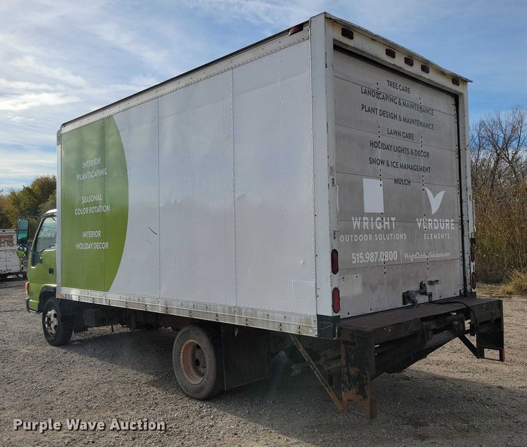 image for item DX6627 2000 Izuszu NPR box truck