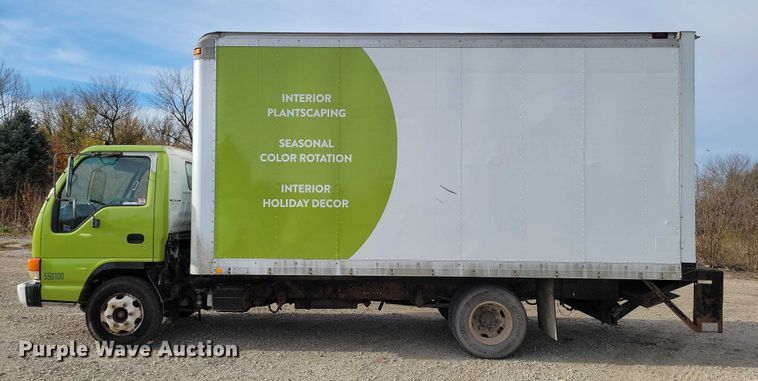 image for item DX6627 2000 Izuszu NPR box truck
