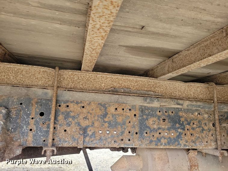 image for item DX6627 2000 Izuszu NPR box truck