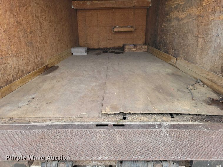 image for item DX6627 2000 Izuszu NPR box truck