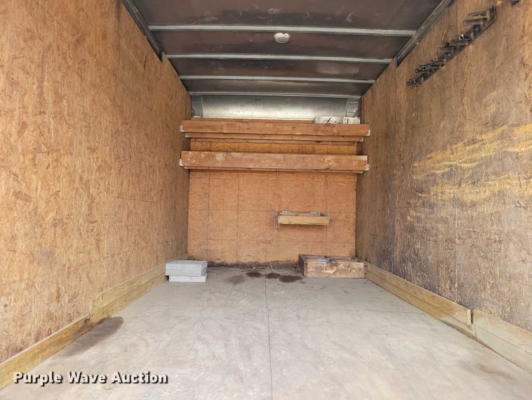 image for item DX6627 2000 Izuszu NPR box truck