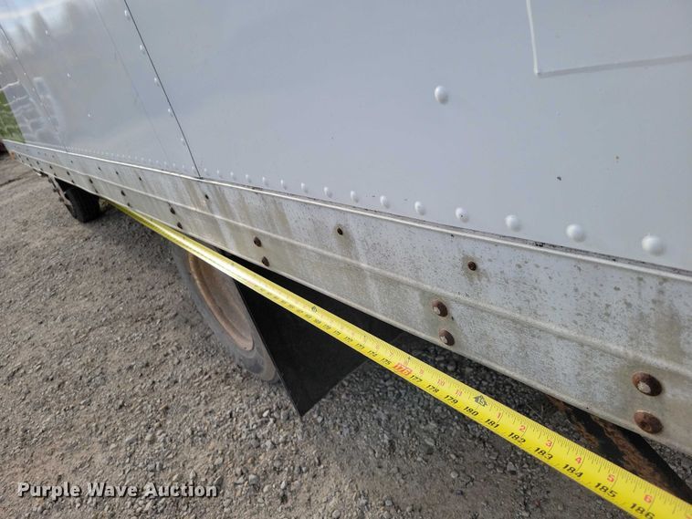 image for item DX6627 2000 Izuszu NPR box truck