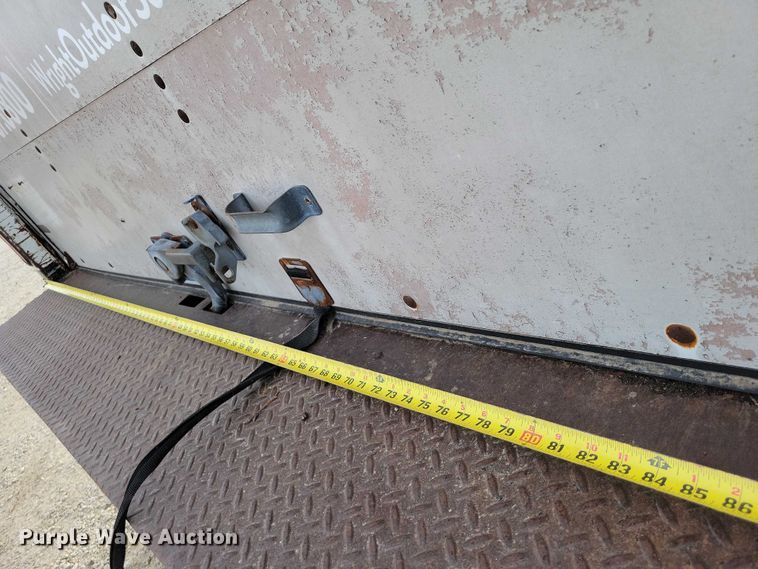 image for item DX6627 2000 Izuszu NPR box truck