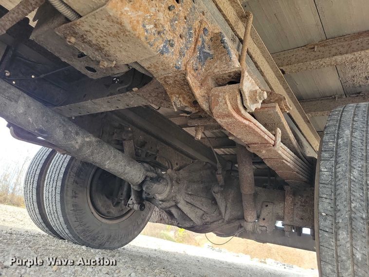 image for item DX6627 2000 Izuszu NPR box truck