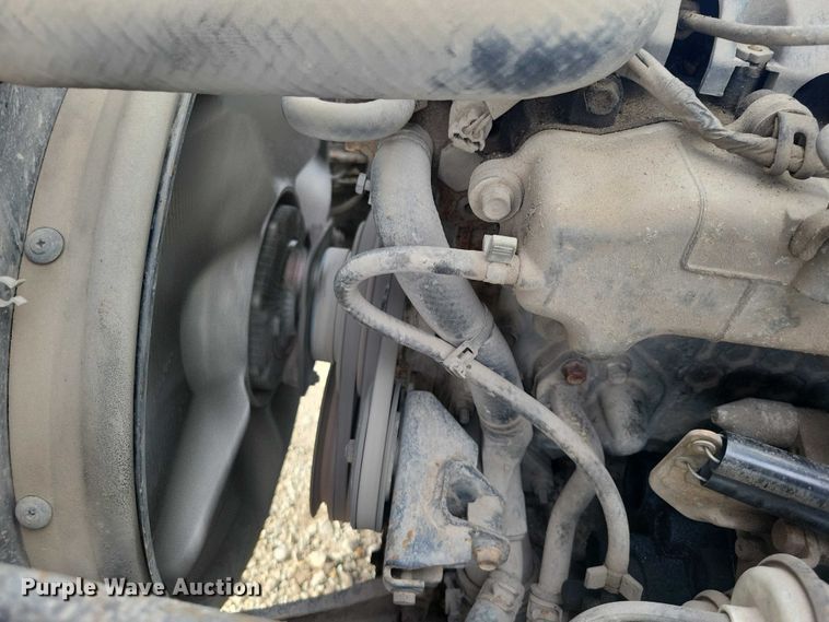 image for item DX6627 2000 Izuszu NPR box truck