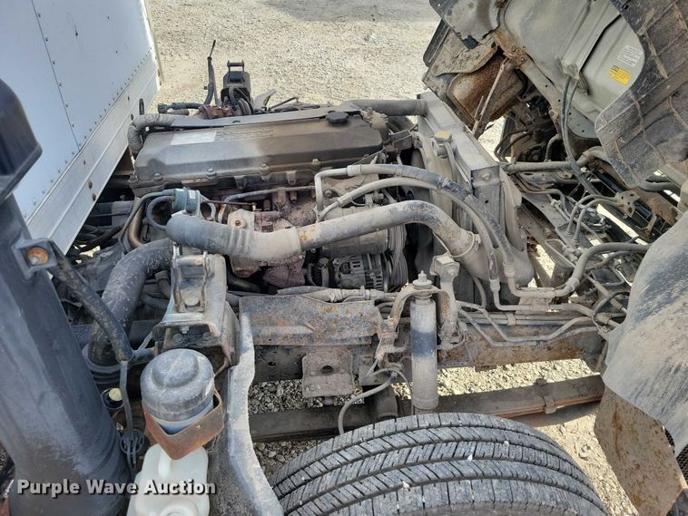 image for item DX6627 2000 Izuszu NPR box truck