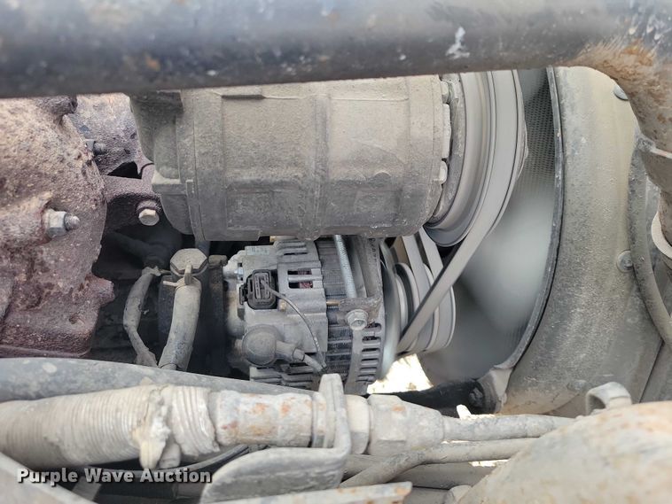 image for item DX6627 2000 Izuszu NPR box truck