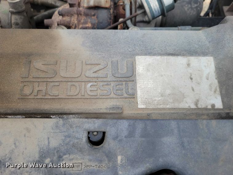 image for item DX6627 2000 Izuszu NPR box truck