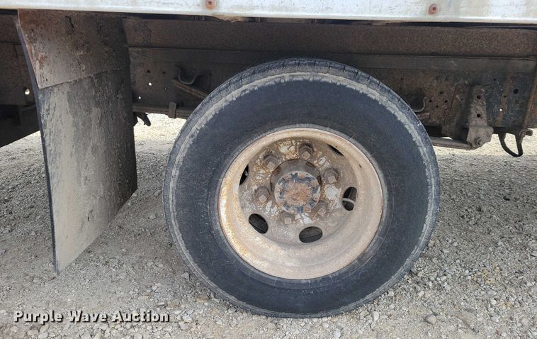 image for item DX6627 2000 Izuszu NPR box truck