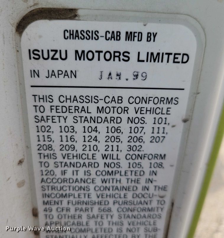 image for item DX6627 2000 Izuszu NPR box truck