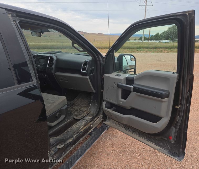 image for item DY1221 2016 Ford F150 XLT SuperCab pickup truck