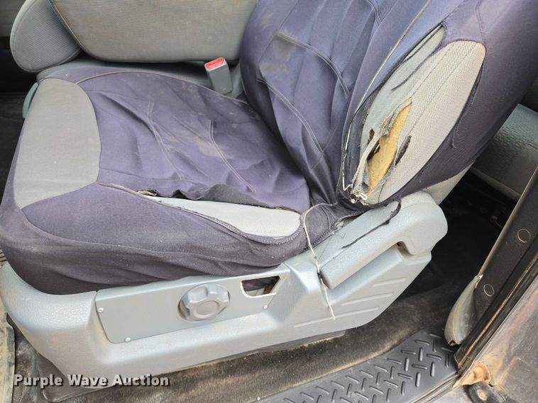 image for item DY1222 2013 Ford F150 STX SuperCab pickup truck