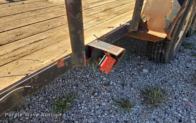 image for item DY1303 1996 HWMC utility trailer