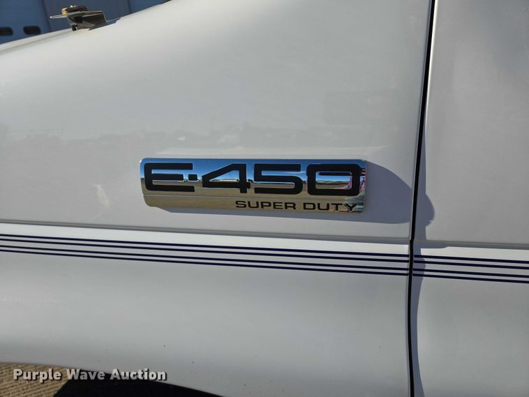 image for item DY1427 2016 Ford E450 shuttle bus