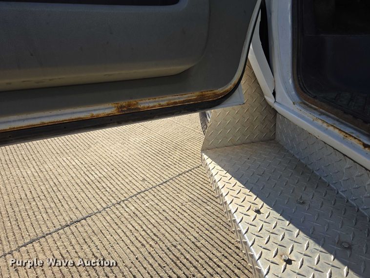 image for item DY1427 2016 Ford E450 shuttle bus