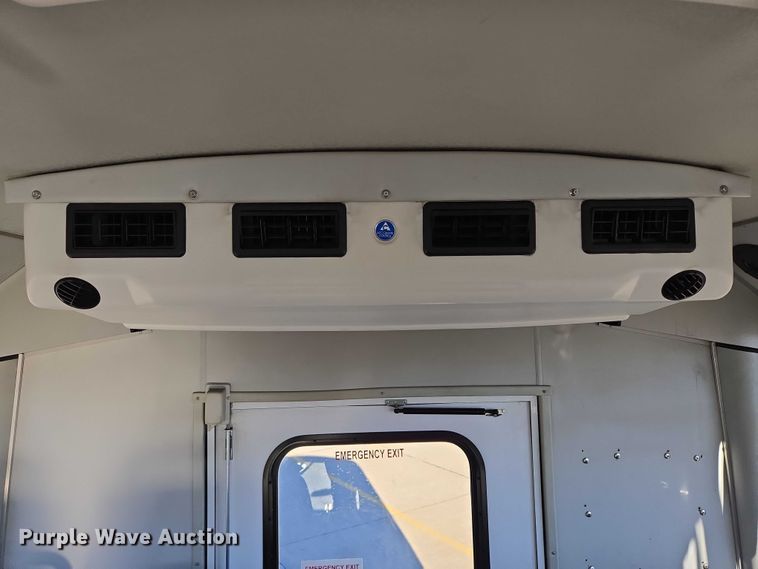 image for item DY1427 2016 Ford E450 shuttle bus