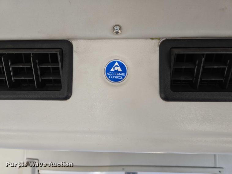 image for item DY1427 2016 Ford E450 shuttle bus