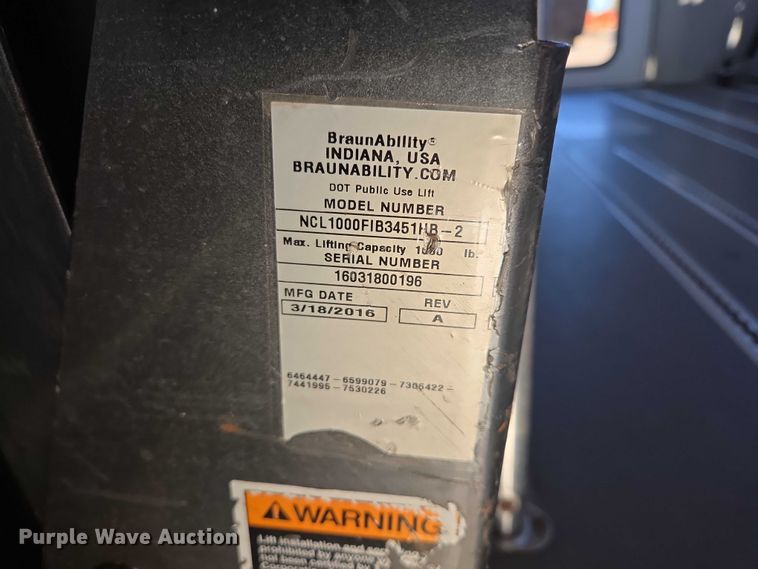 image for item DY1427 2016 Ford E450 shuttle bus