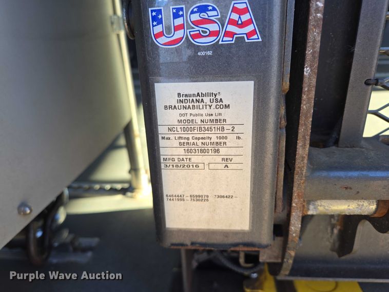 image for item DY1427 2016 Ford E450 shuttle bus