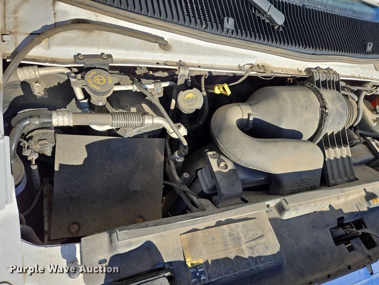 image for item DY1427 2016 Ford E450 shuttle bus