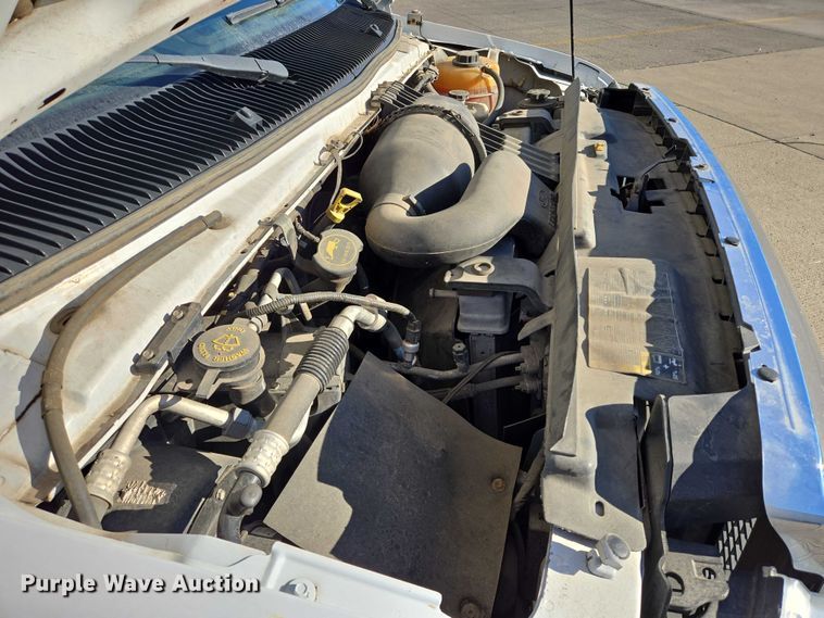 image for item DY1427 2016 Ford E450 shuttle bus