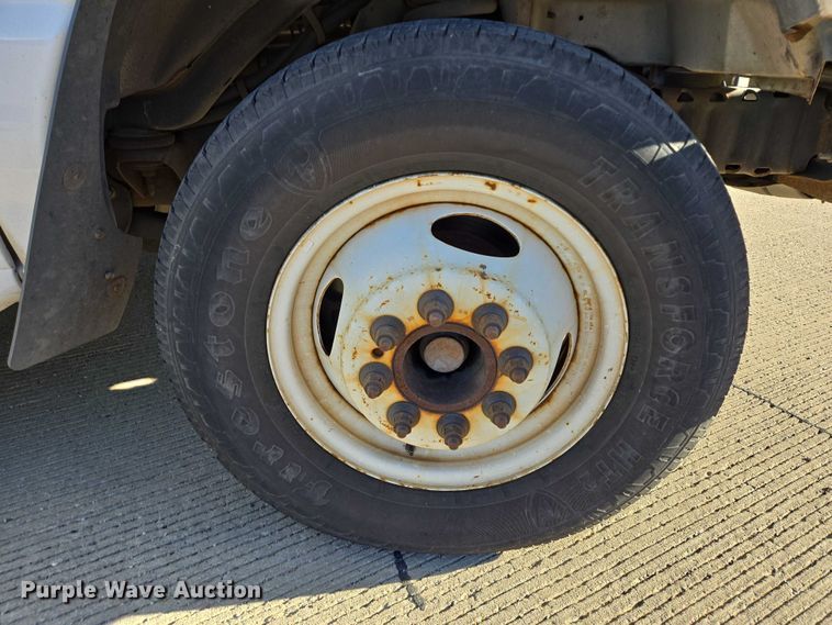 image for item DY1427 2016 Ford E450 shuttle bus