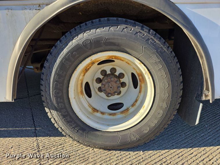 image for item DY1427 2016 Ford E450 shuttle bus