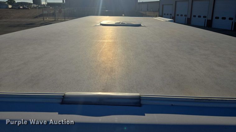 image for item DY1428 2017 Ford  Eldorado National shuttle bus