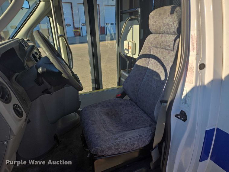 image for item DY1428 2017 Ford  Eldorado National shuttle bus