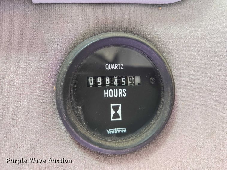 image for item DY1428 2017 Ford  Eldorado National shuttle bus