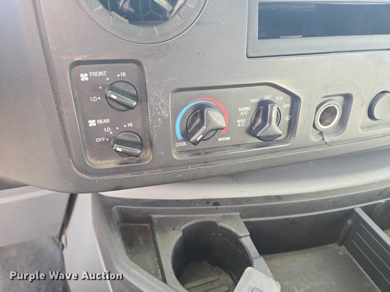 image for item DY1428 2017 Ford  Eldorado National shuttle bus