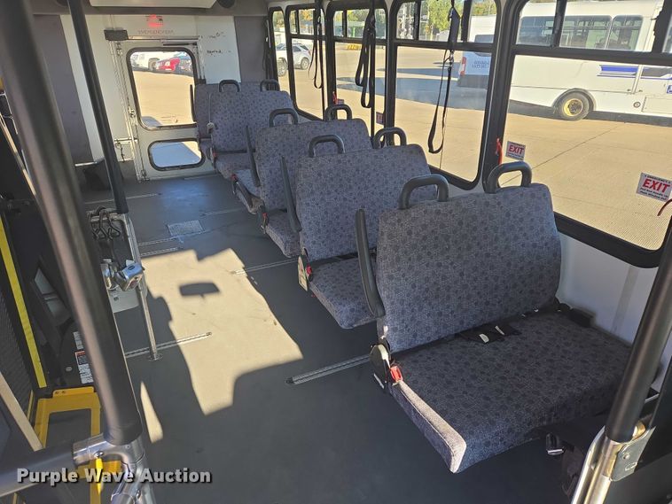 image for item DY1428 2017 Ford  Eldorado National shuttle bus