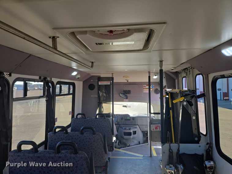 image for item DY1428 2017 Ford  Eldorado National shuttle bus