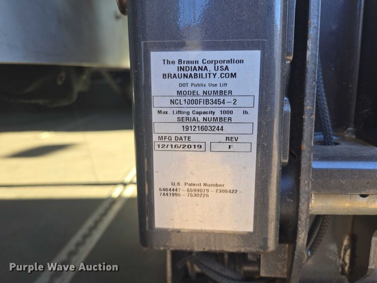 image for item DY1428 2017 Ford  Eldorado National shuttle bus