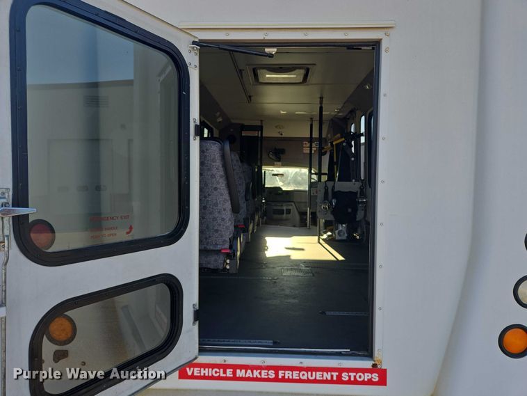 image for item DY1428 2017 Ford  Eldorado National shuttle bus