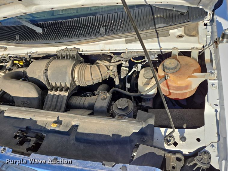 image for item DY1428 2017 Ford  Eldorado National shuttle bus