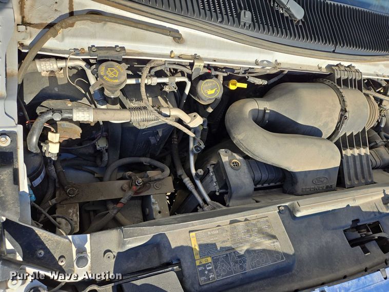 image for item DY1428 2017 Ford  Eldorado National shuttle bus